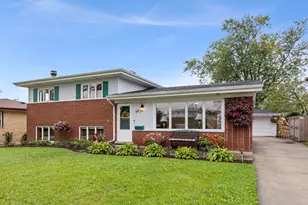 56 Peyton Dr, Chicago Heights, IL 60411 - Photo 2