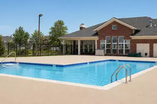 647 W Jonathan Dr, Round Lake, IL 60073 - Photo 10