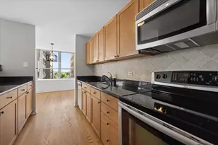655 W Irving Park Rd, Chicago, IL 60613 - Photo 8