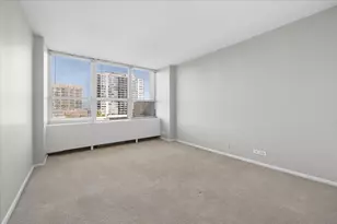 655 W Irving Park Rd, Chicago, IL 60613 - Photo 16