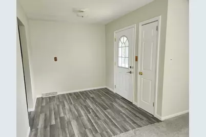 914 Oakleaf Avenue, McHenry, IL 60051 - Photo 6