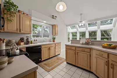 352 Satinwood Court N, Buffalo Grove, IL 60089 - Photo 4