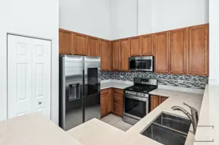 913 Neudearborn Ln, Naperville, IL 60563 - Photo 10