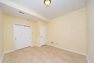 7554 N Claremont Ave, Chicago, IL 60645 - Photo 10