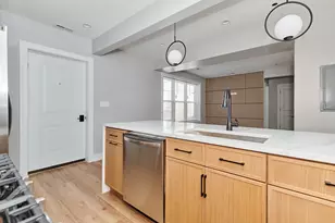 5804 N Maplewood Ave, Chicago, IL 60659 - Photo 4