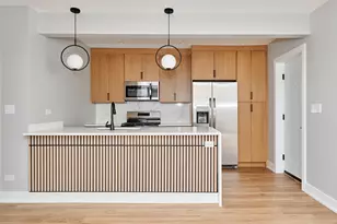 5804 N Maplewood Ave, Chicago, IL 60659 - Photo 2