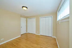 2609 W Fitch Ave, Chicago, IL 60645 - Photo 10