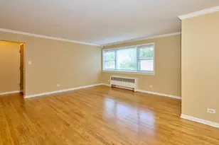 2609 W Fitch Ave, Chicago, IL 60645 - Photo 2