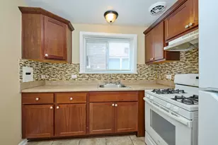 2609 W Fitch Ave, Chicago, IL 60645 - Photo 6