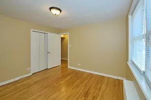 2609 W Fitch Ave, Chicago, IL 60645 - Photo 8