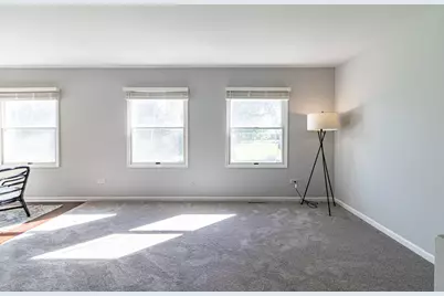 103 Hickory Drive, Lindenhurst, IL 60046 - Photo 4