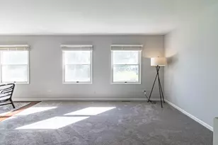 103 Hickory Dr, Lindenhurst, IL 60046 - Photo 4