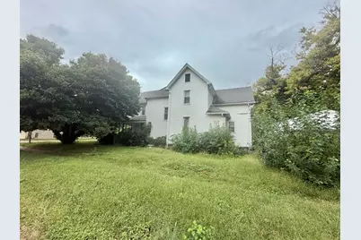 203 W Locust Street, Canton, IL 61520 - Photo 2