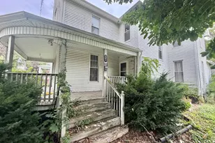 203 W Locust St, Canton, IL 61520 - Photo 4