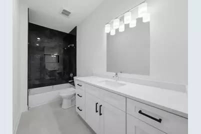 10718 S Worth Avenue, Worth, IL 60482 - Photo 6