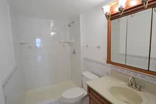 4180 N Marine Dr, Chicago, IL 60613 - Photo 14