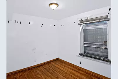 7951 S Clyde Avenue, Chicago, IL 60617 - Photo 8