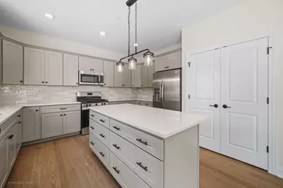 9318 Pleasant Avenue, Tinley Park, IL 60487 - Photo 2