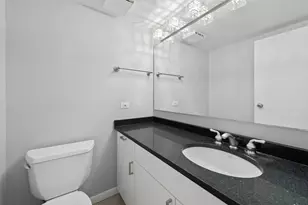 2525 Wellington Ct, Evanston, IL 60201 - Photo 12