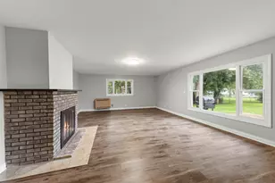 7795 Sherwood Cir S, Hanover Park, IL 60133 - Photo 14