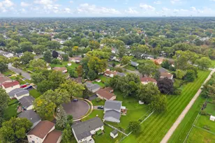 7795 Sherwood Cir S, Hanover Park, IL 60133 - Photo 32