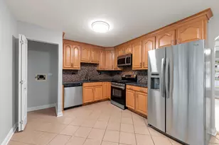 7795 Sherwood Cir S, Hanover Park, IL 60133 - Photo 10