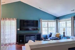 1032 Swift Rd, Glen Ellyn, IL 60137 - Photo 2