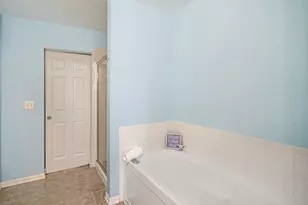 1734 Dogwood Ln, Hanover Park, IL 60133 - Photo 16