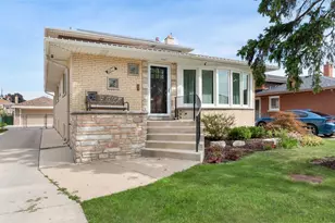 4600 W 101st St, Oak Lawn, IL 60453 - Photo 1