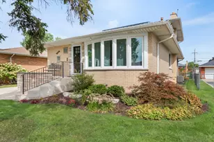 4600 W 101st St, Oak Lawn, IL 60453 - Photo 2