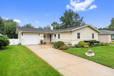 1409 W Willow Lane, Mount Prospect, IL 60056 - Photo 1