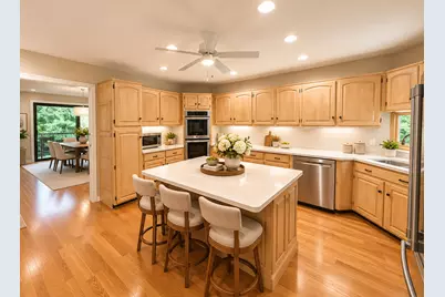 1401 Burr Oak Road #303B, Hinsdale, IL 60521 - Photo 4