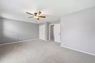 3645 W Cornelia Ave, Chicago, IL 60618 - Photo 12
