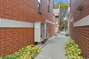 3645 W Cornelia Ave, Chicago, IL 60618 - Photo 26