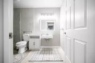 129 Millis Ln, Schaumburg, IL 60193 - Photo 16