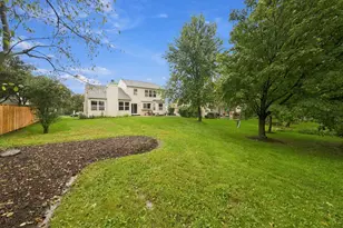 73 Fieldstone Dr, Lake Villa, IL 60046 - Photo 2