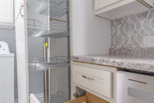 12348 N Ring Ln, Chicago, IL 62898 - Photo 22