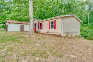 12348 N Ring Ln, Chicago, IL 62898 - Photo 2