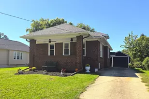 715 Catherine St, Ottawa, IL 61350 - Photo 1