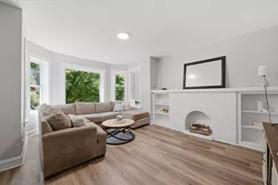 9015 S Muskegon Avenue, Chicago, IL 60617 - Photo 4