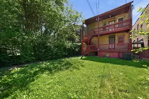 9015 S Muskegon Ave, Chicago, IL 60617 - Photo 30
