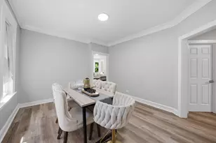 9015 S Muskegon Ave, Chicago, IL 60617 - Photo 8