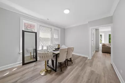 9015 S Muskegon Avenue, Chicago, IL 60617 - Photo 10