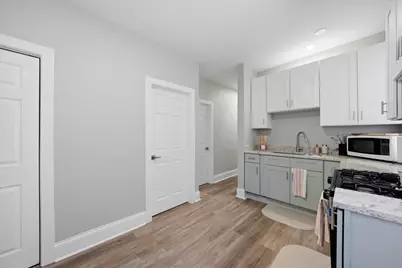 9015 S Muskegon Avenue, Chicago, IL 60617 - Photo 12