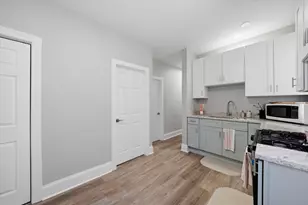 9015 S Muskegon Ave, Chicago, IL 60617 - Photo 12
