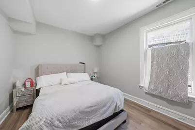 9015 S Muskegon Avenue, Chicago, IL 60617 - Photo 18