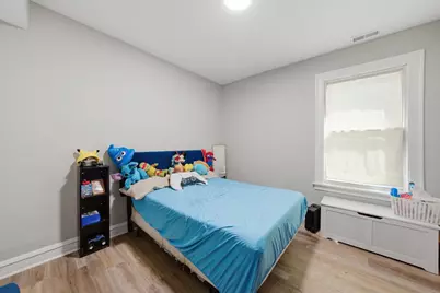 9015 S Muskegon Avenue, Chicago, IL 60617 - Photo 22