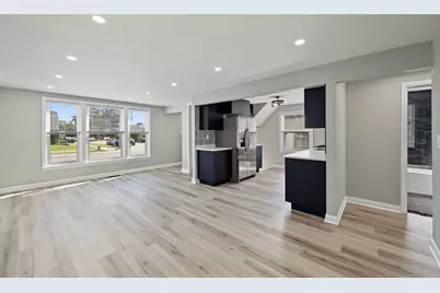11256 S Avenue L, Chicago, IL 60617 - Photo 6