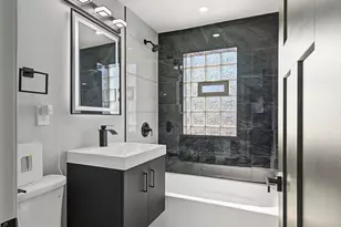 11256 S Ave L, Chicago, IL 60617 - Photo 12