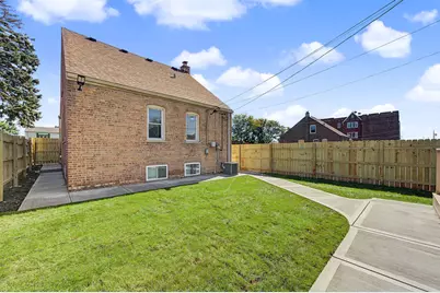 11256 S Avenue L, Chicago, IL 60617 - Photo 30